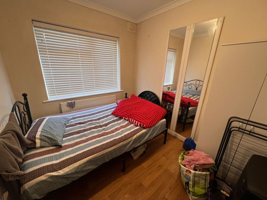 Property photo 3 of 9 Bedroom 2