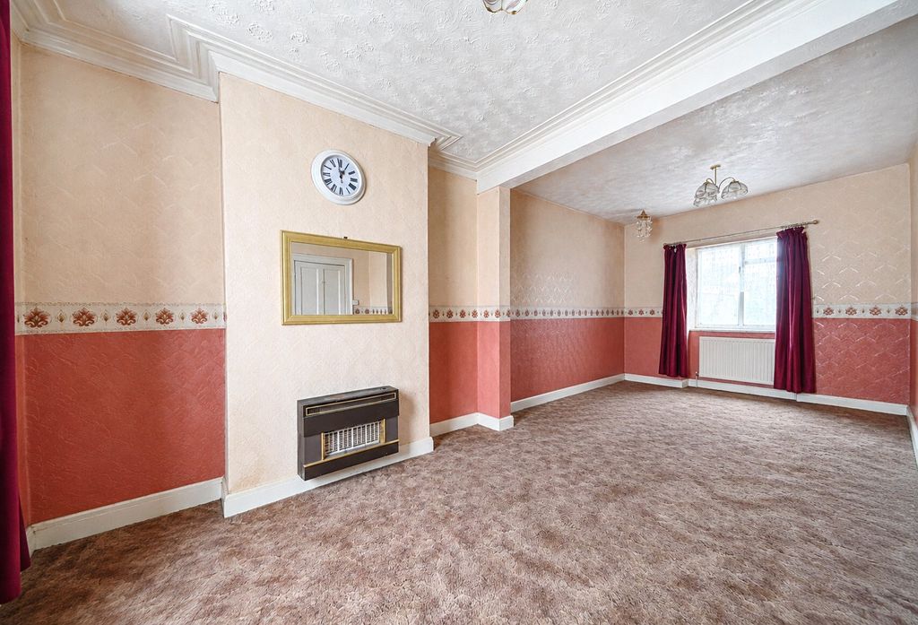 Property photo 2 of 12 Picture No. 35
