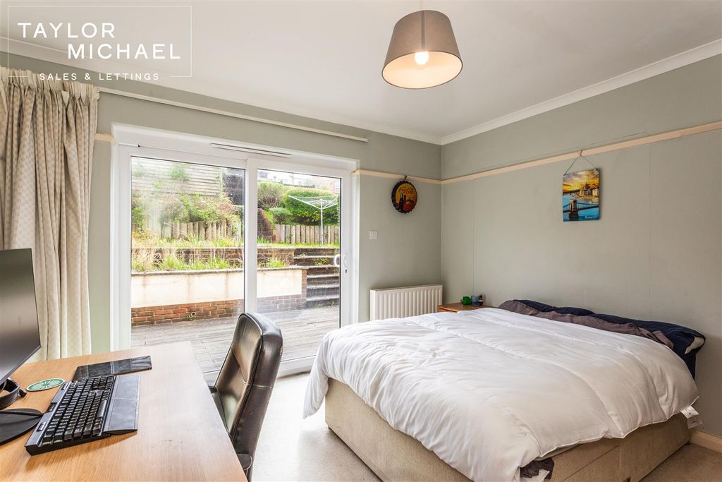 Property photo 3 of 31 Ground Floor Bedroom