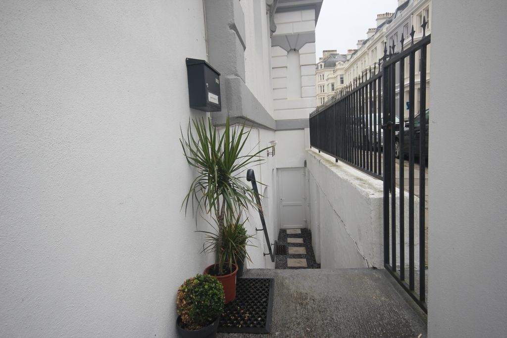 Property photo 3 of 9 Private Entrance