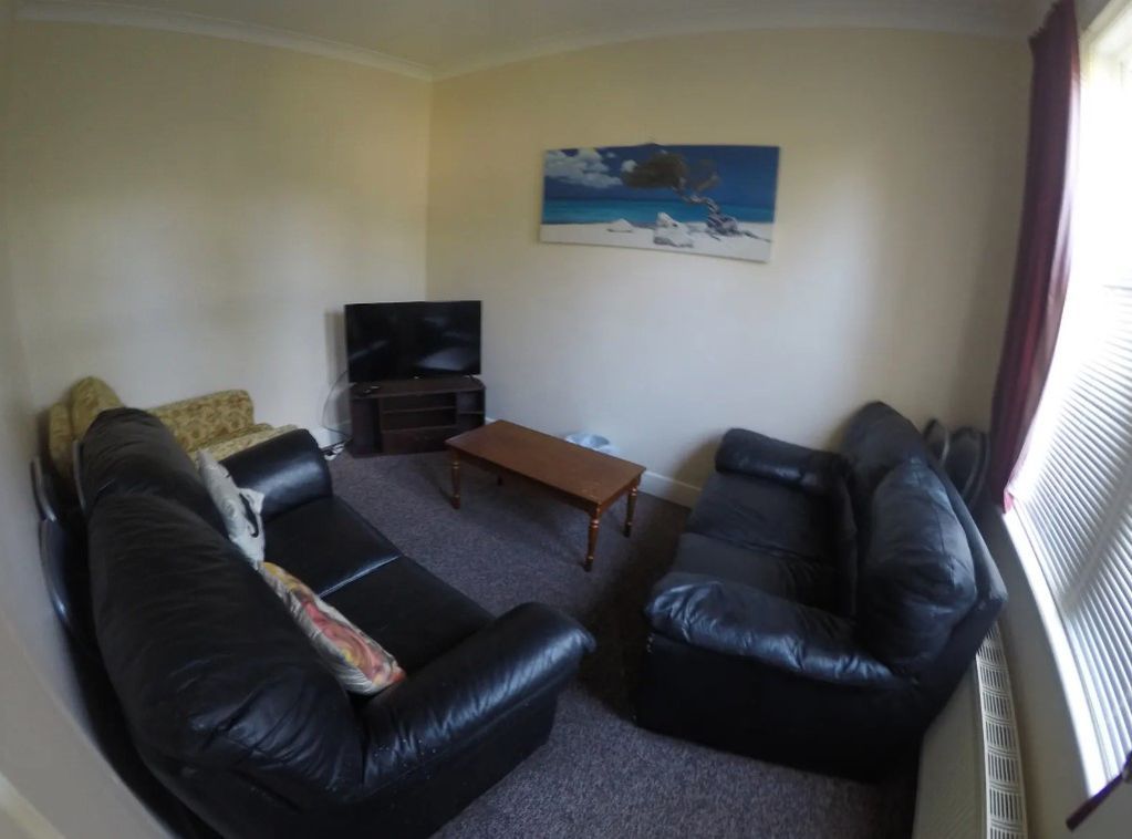 Property photo 3 of 9 Photo 2