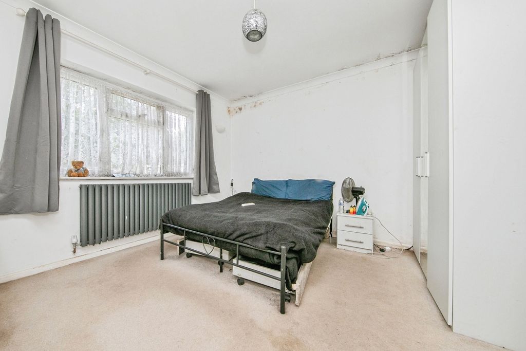 Property photo 3 of 8 Photo