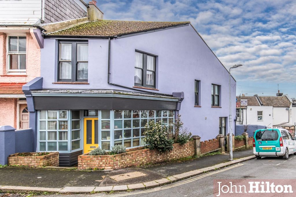 Property photo 1 of 21 Normanton Street-2.Jpg