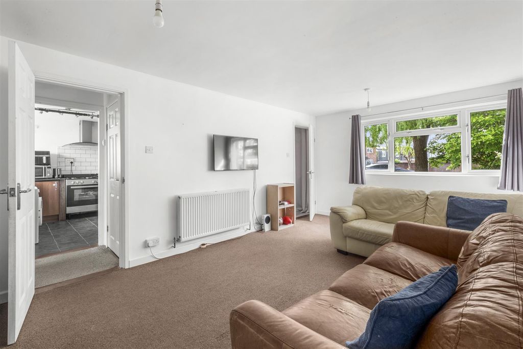 Property photo 3 of 12