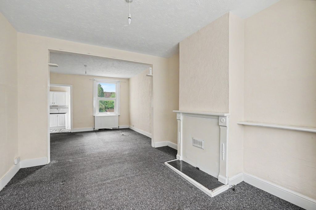 Property photo 2 of 14 4632304