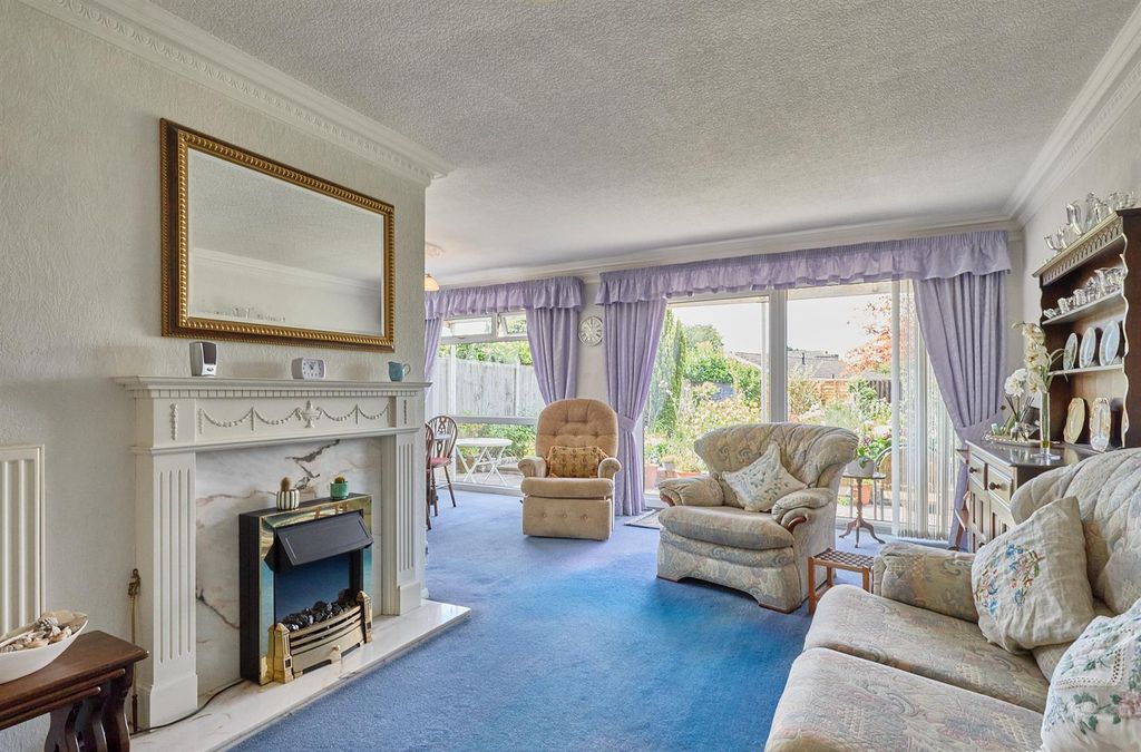 Property photo 2 of 15 L Shaped Lounge Dining Room To Rear