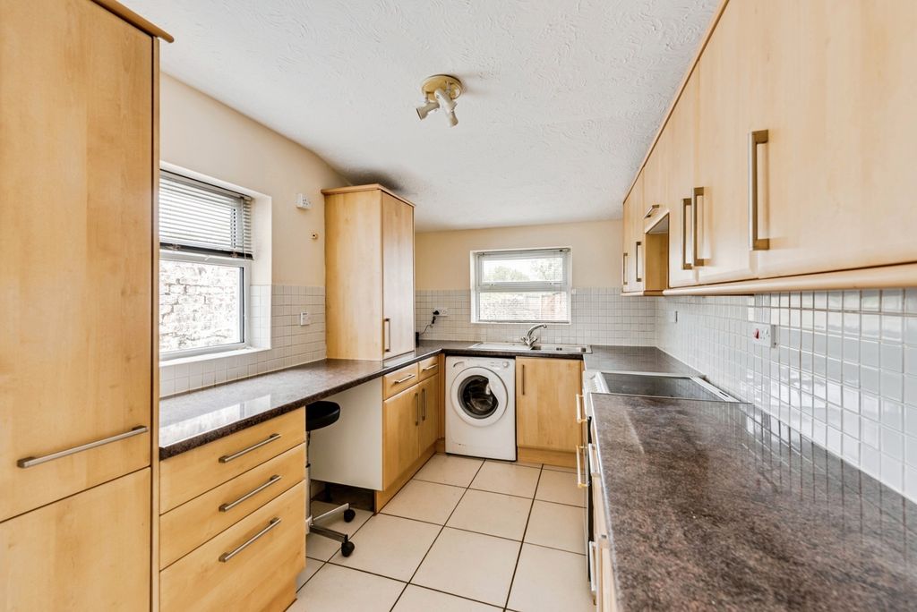 Property photo 2 of 15 Pbox-Img.Jpg