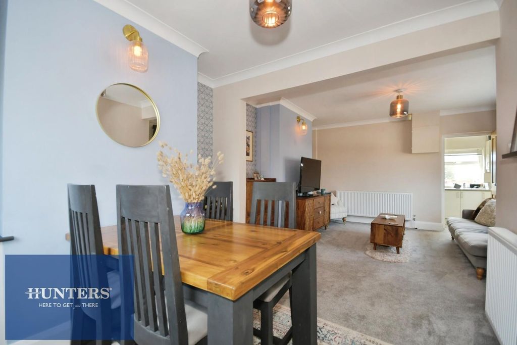 Property photo 3 of 18 Dining Room (2).Jpg
