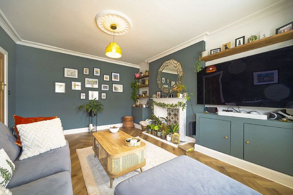 Property photo 2 of 9