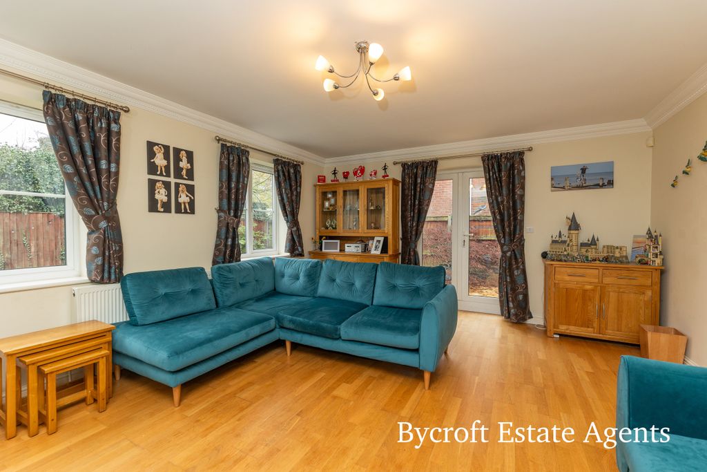 Property photo 3 of 19