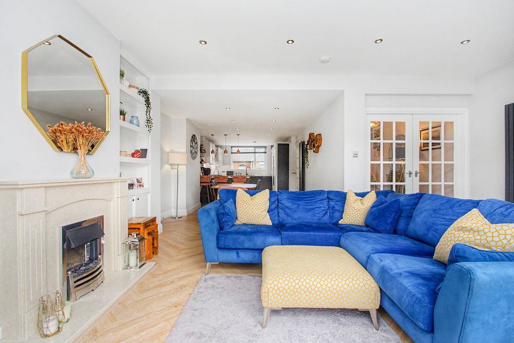 Property photo 3 of 18 Property Image 3