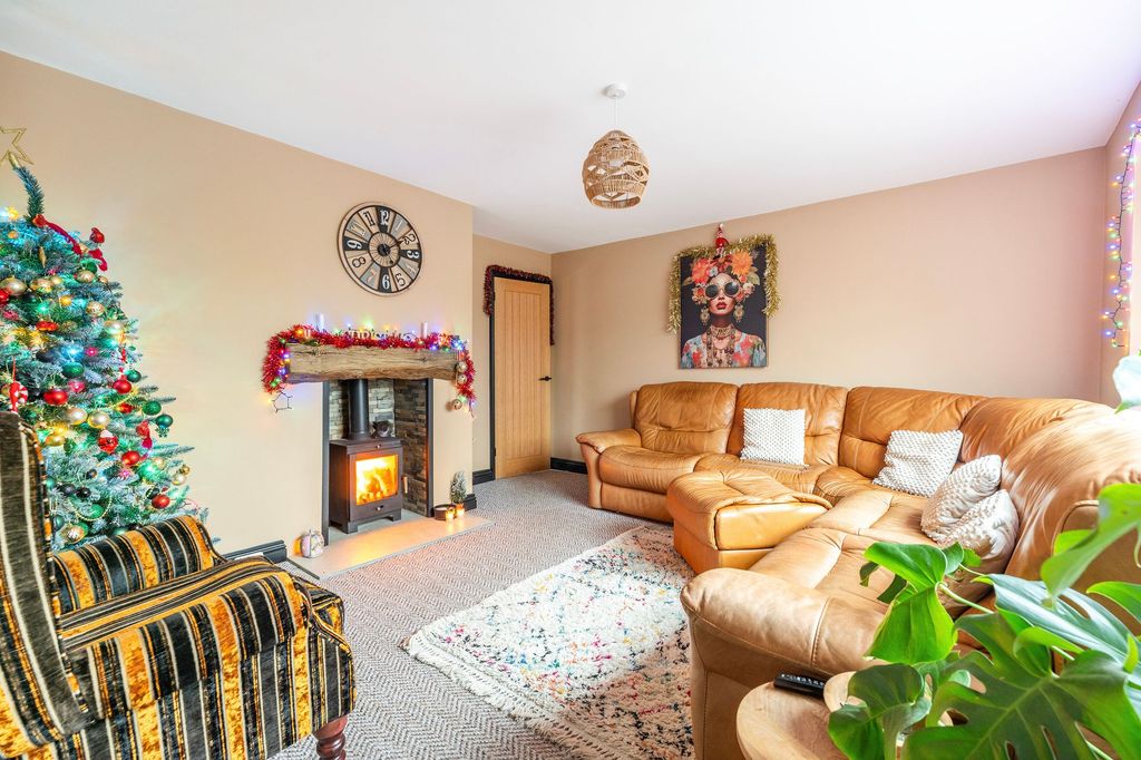 Property photo 3 of 24