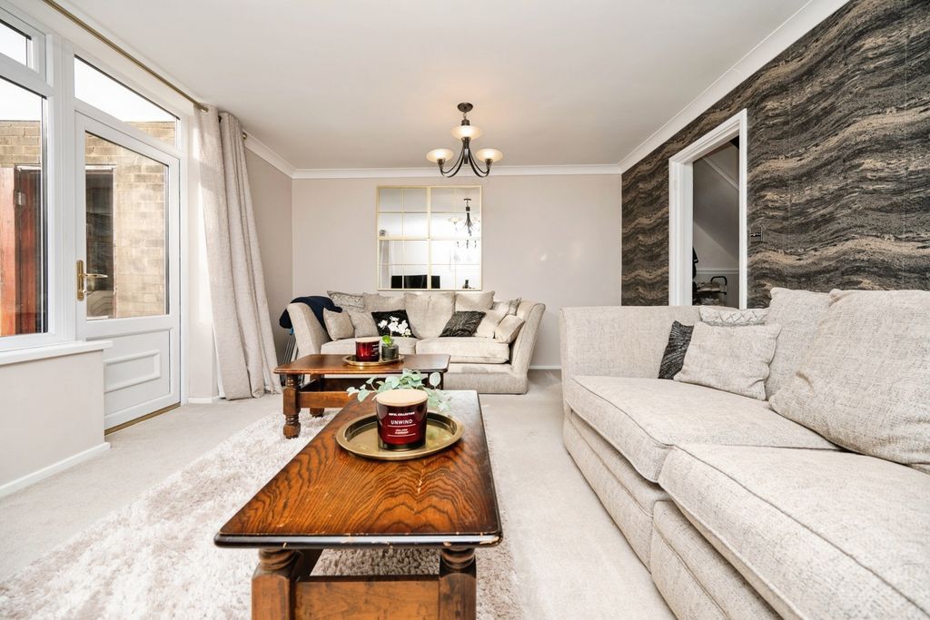 Property photo 3 of 22 Pbox-Img.Jpg