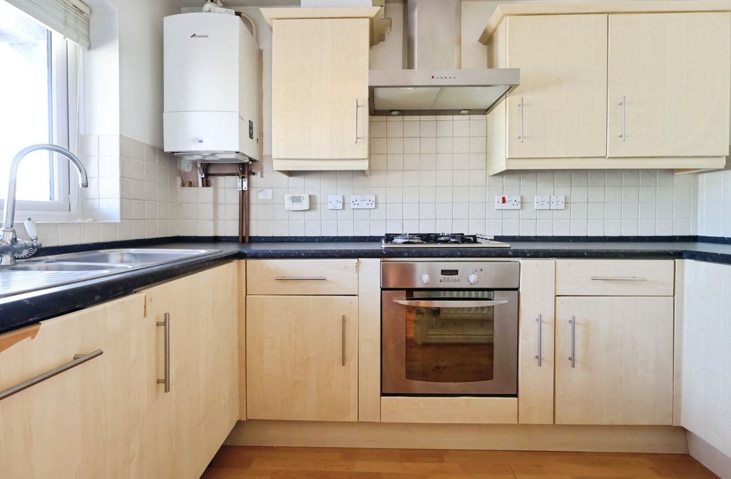 Property photo 2 of 30