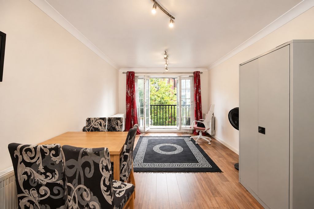 Property photo 3 of 8 5588013