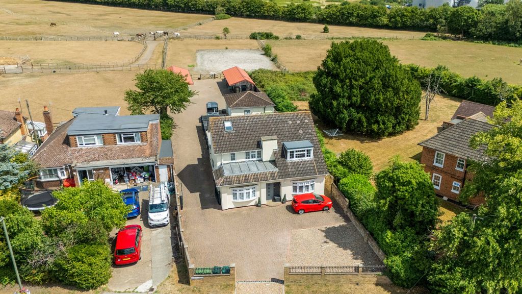 Property photo 3 of 20 4144592