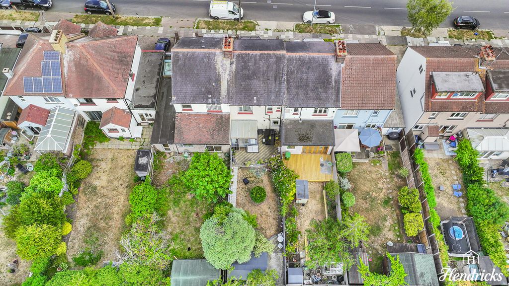 Property photo 3 of 27