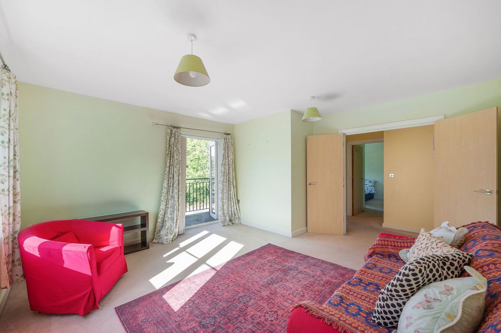 Property photo 2 of 22