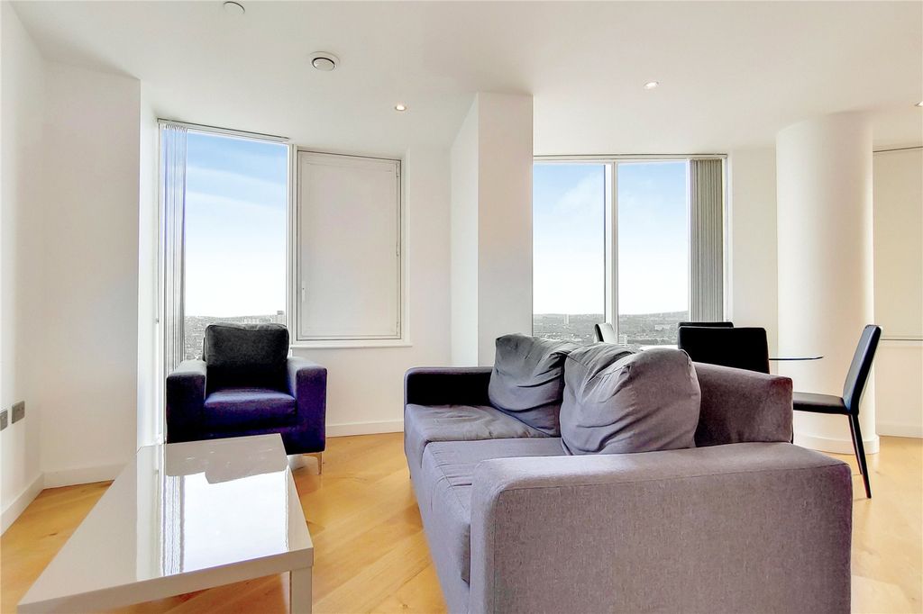 Property photo 3 of 20 Picture No. 02