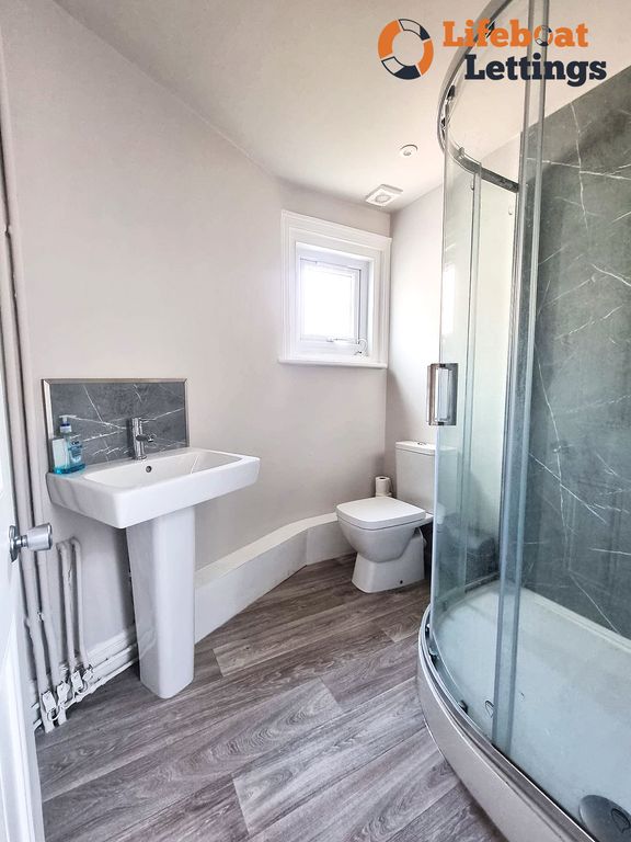 Property photo 3 of 6 Shared Shower Room