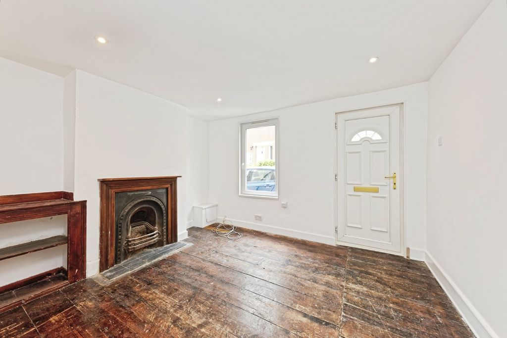 Property photo 2 of 16 Pbox-Img.Jpg