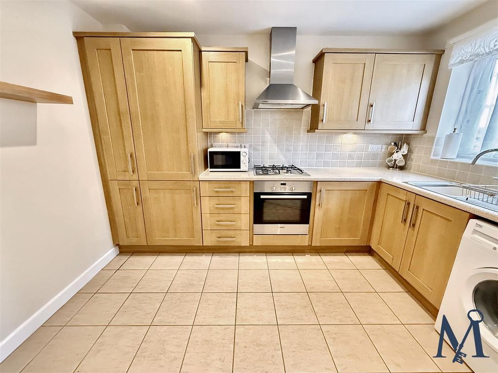 Property photo 2 of 18 Breakfast Kitchen