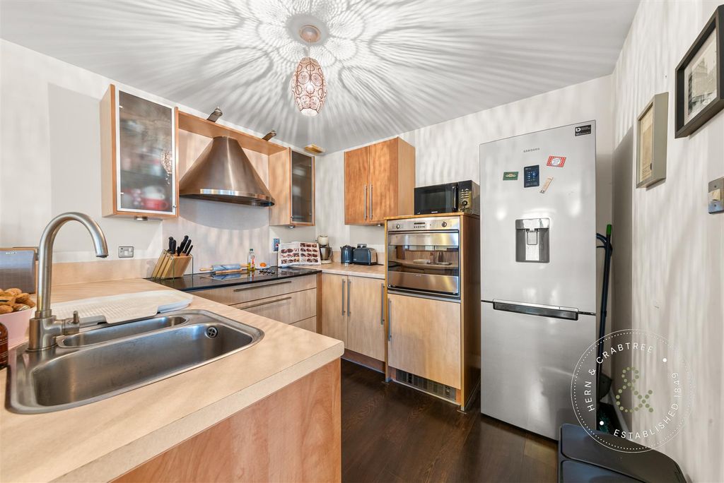 Property photo 3 of 29 Henke-Court-18.Jpg