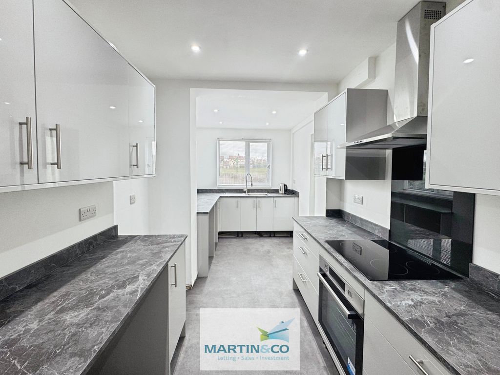 Property photo 3 of 13 56Db1c8E-Img_9348