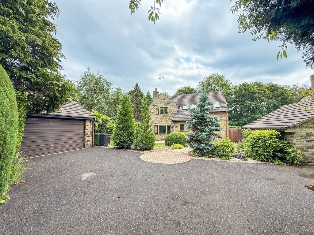 Property photo 1 of 32