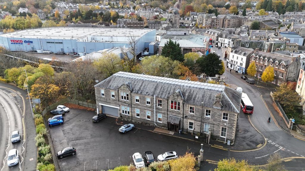 Property photo 2 of 4