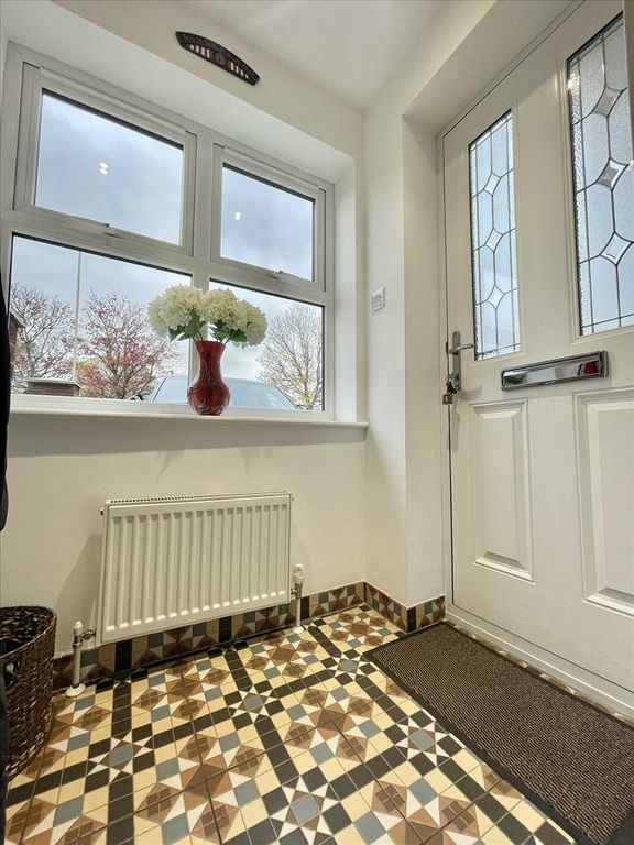 Property photo 2 of 15 Entrance Porch