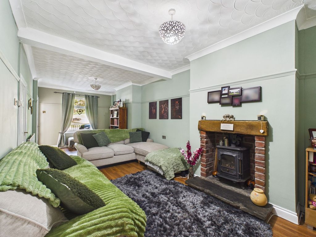 Property photo 2 of 33