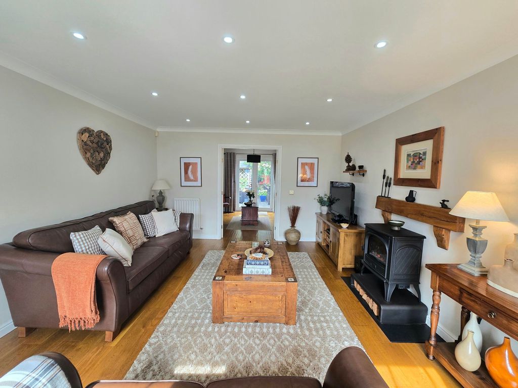 Property photo 2 of 43