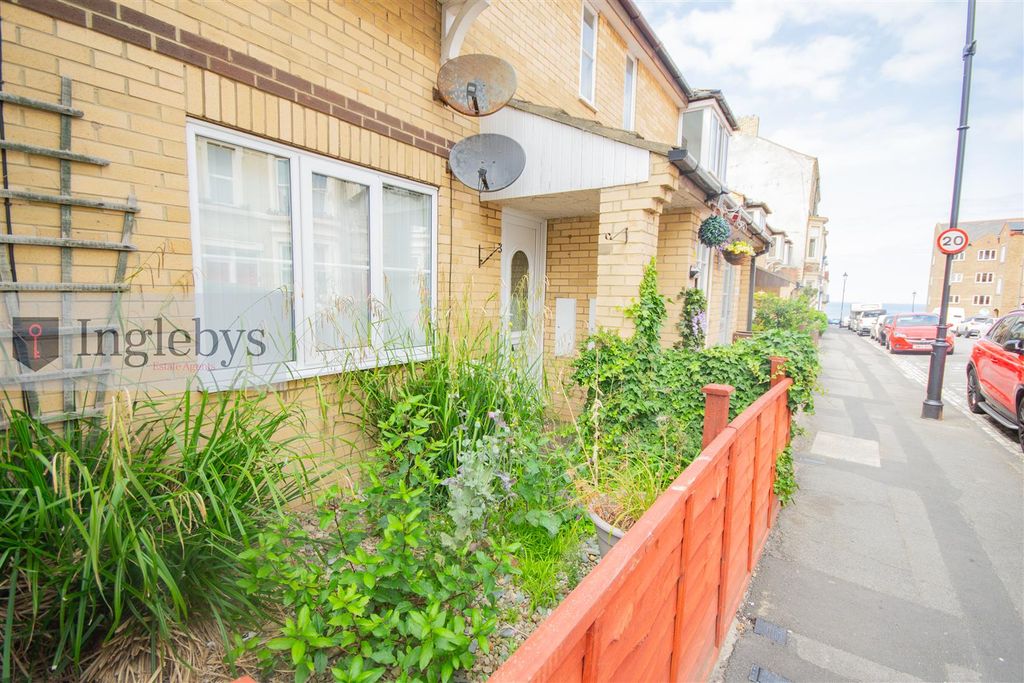 Property photo 2 of 13