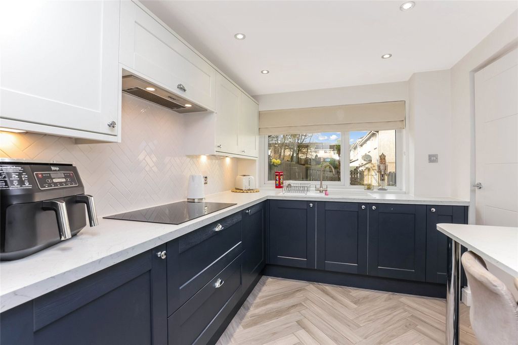 Property photo 2 of 21 Picture No. 08