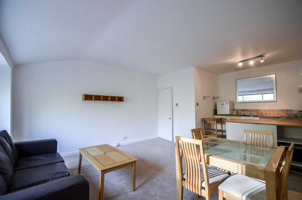 Property photo 1 of 6 Westbourne Terrace