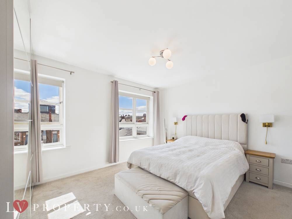 Property photo 1 of 14 Giraffe360-Still001