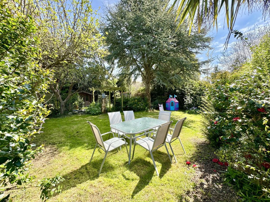 Property photo 2 of 27
