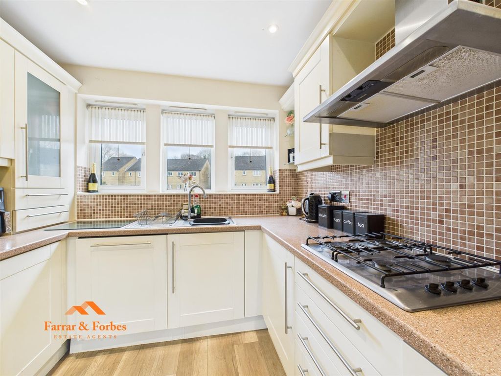 Property photo 3 of 24 Cam03956G0-Pr0182-Still010.Jpg