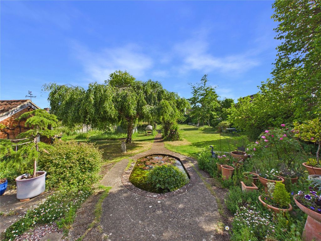 Property photo 2 of 21 Picture No. 22