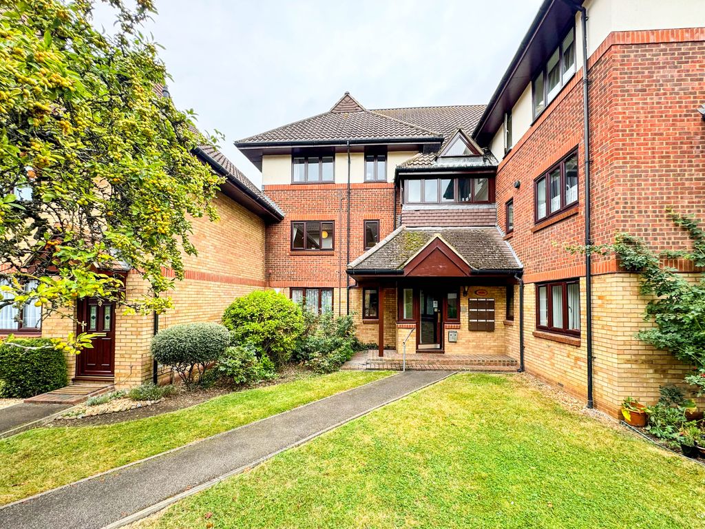 Property photo 1 of 10 B