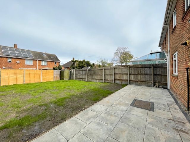 Property photo 2 of 13 Garden
