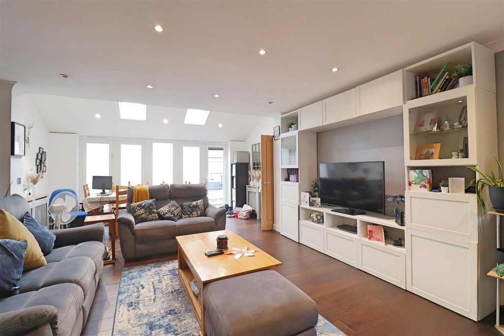 Property photo 2 of 18 Img_0974.Jpg