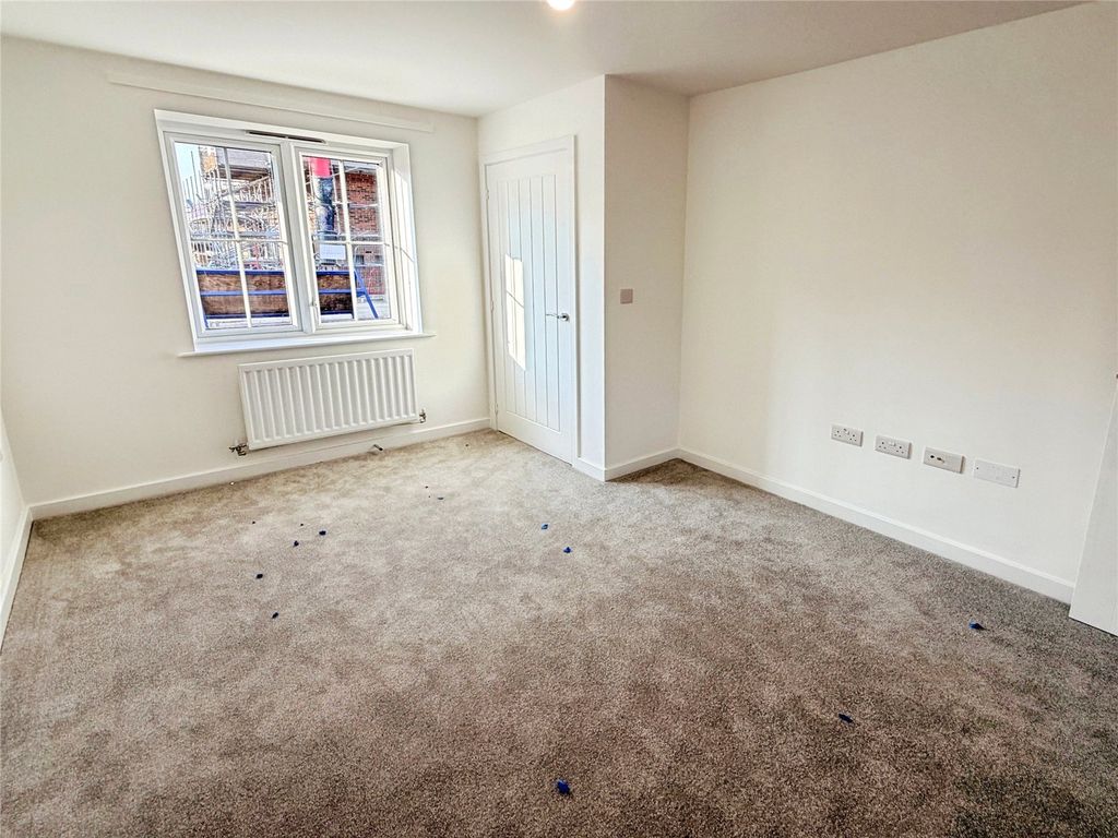 Property photo 3 of 10 Lounge