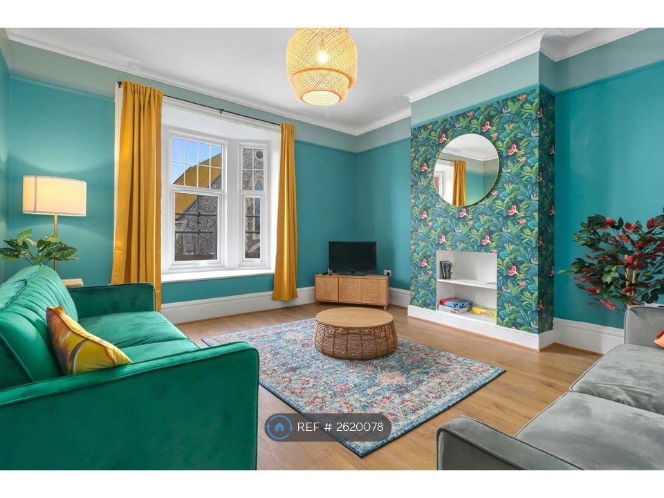 Property photo 1 of 7 Living Room