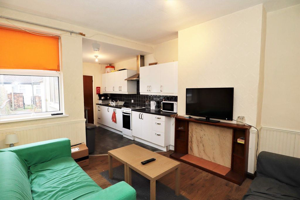 Property photo 3 of 8