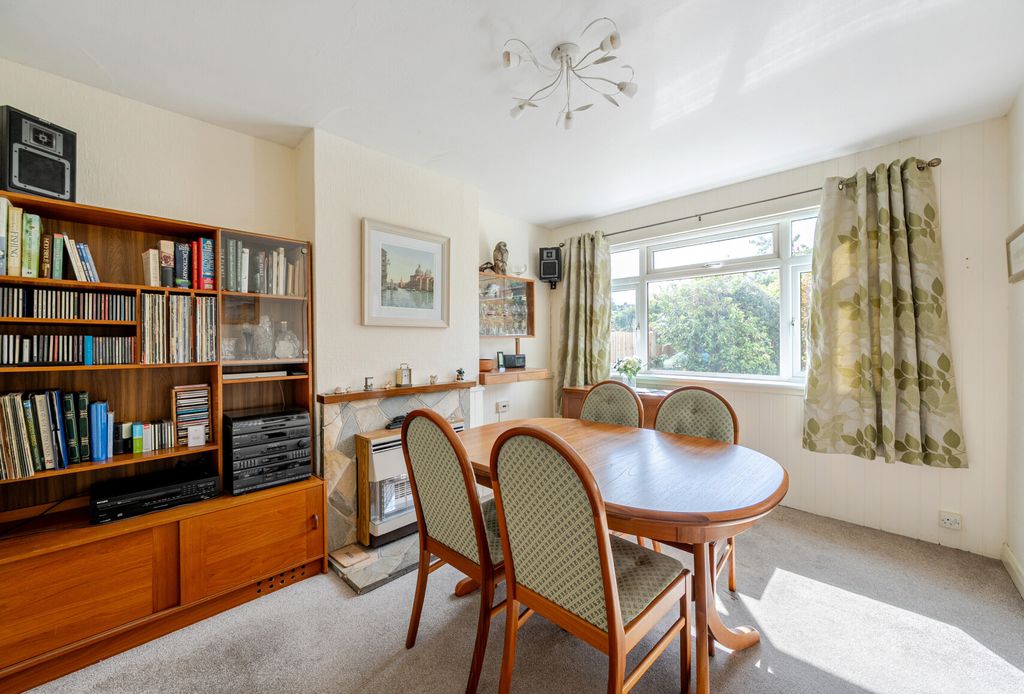 Property photo 3 of 11 1348815-7-68c074c...