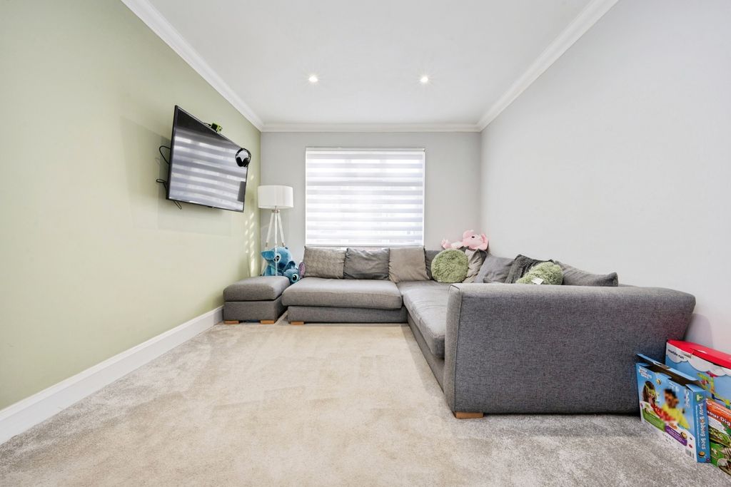 Property photo 2 of 20 Pbox-Img.Jpg