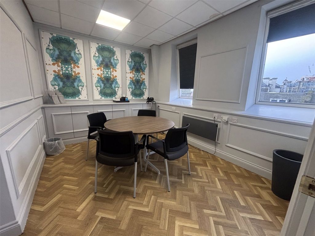 Property photo 3 of 8 Picture No. 11