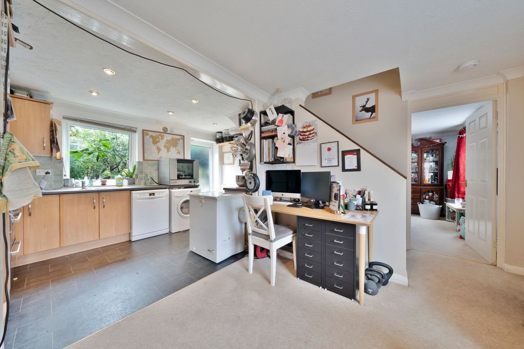 Property photo 2 of 12